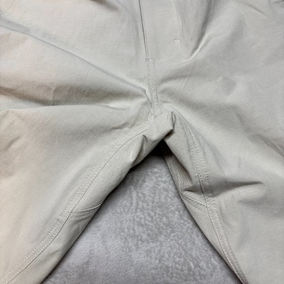 HUK Next Level 10.5" Fishing‎ Shorts Men’s M Beige Performance Stretch Cargo NWT - Picture 4 of 7